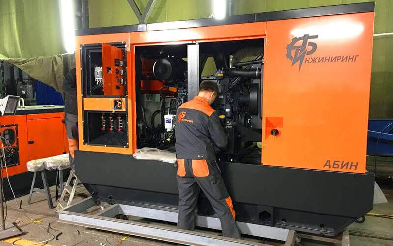 Штат высококвалифицированных технических специалистов в компании, регулярно проходящих обучение на заводах-изготовителях.